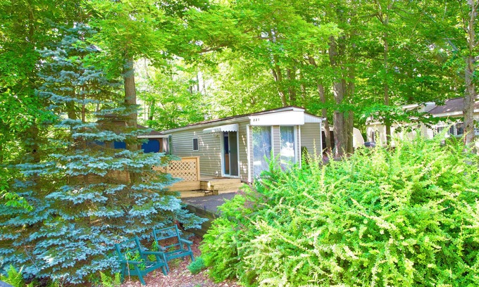 Gouldsboro Cabin | Pocono Comfortable 2Bedroom Stay