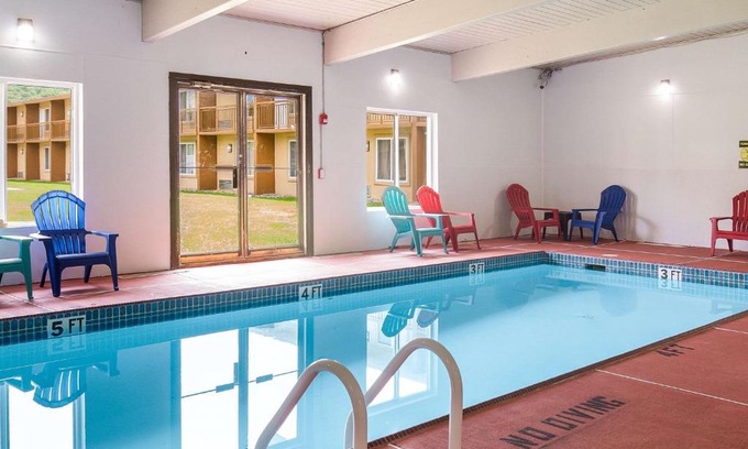 Delaware Water Gap Hotel | Pocono Inn & Banquet - Stroudsburg