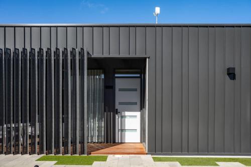 Mount Gambier Apartment | Pod Two - Luxurious 1 King Bedroom