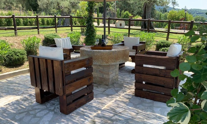 Collesanto House | Podere Battegone: immersed in nature