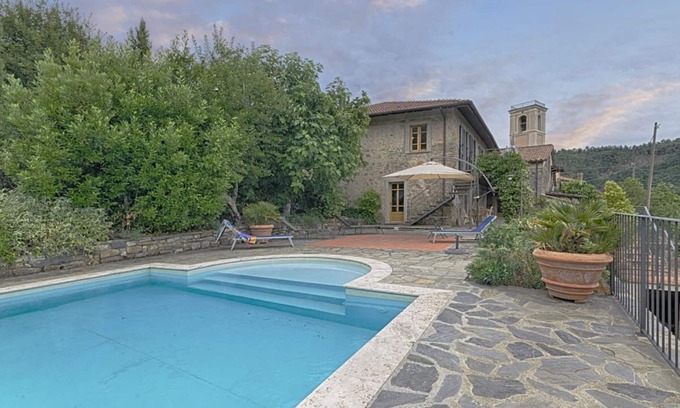 Licciana Nardi Villa | Podere dell 'Angelo - 9 Pax / Pool / large outdoors