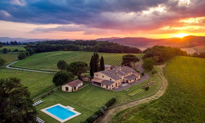 Buonconvento Villa | Podere Maiano - Private Pool Villa with 9 Bdrs and Spa