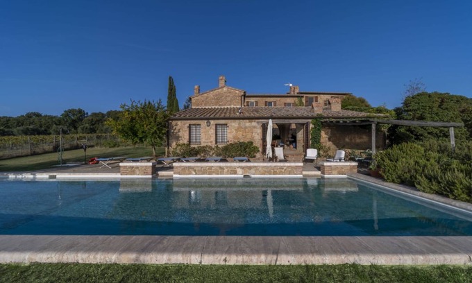 Pienza Villa | Podere Manafiore - historical villa with swimming pool