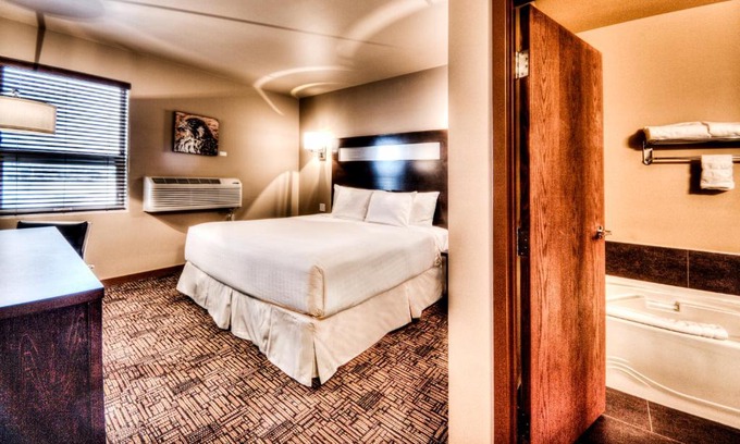 Grande Prairie Hotel | Podollan Inn & Spa - Grande Prairie