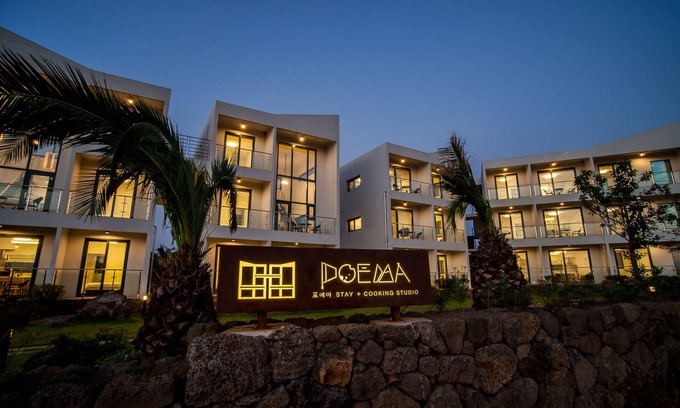 Hallim House | Poema Stay