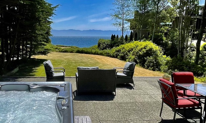 Otter Point House | Points West Oceanfront Resort 3 Bed Ocean Point House A