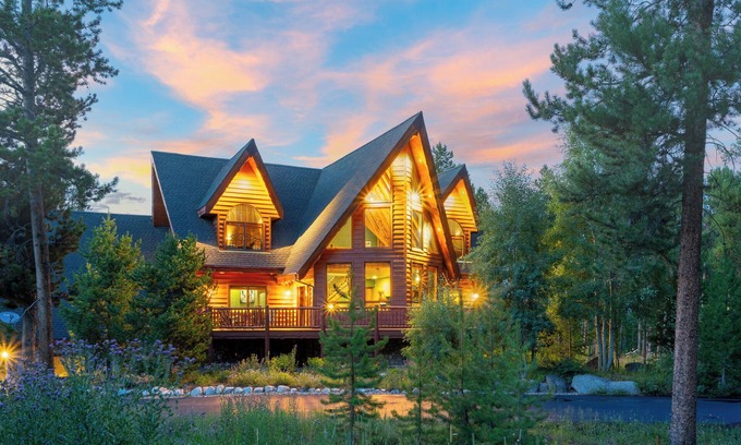 Tabernash House | Pole Creek Luxury Home On Golf Course I Hot Tub I Views I Best Price I Discounted Attractions
