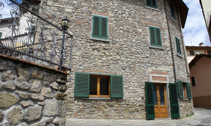 San Marcello Piteglio House | Poli Bolzoni House in Historic Center