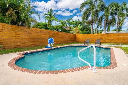 Survey Creek House | Pompano Gem, 1 mi to Beach & 12 Pickleball courts