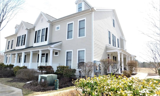 Ocean View Condo | Pond-View 3BR End-Unit Villa with Screened Porch – Dog-Friendly- Bear Trap Dunes