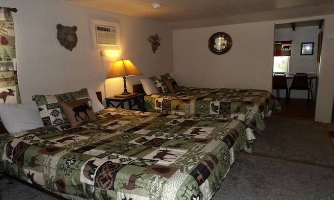 Ruidoso Cabin | Ponderosa Cabins 104 N Laurel cabin 16