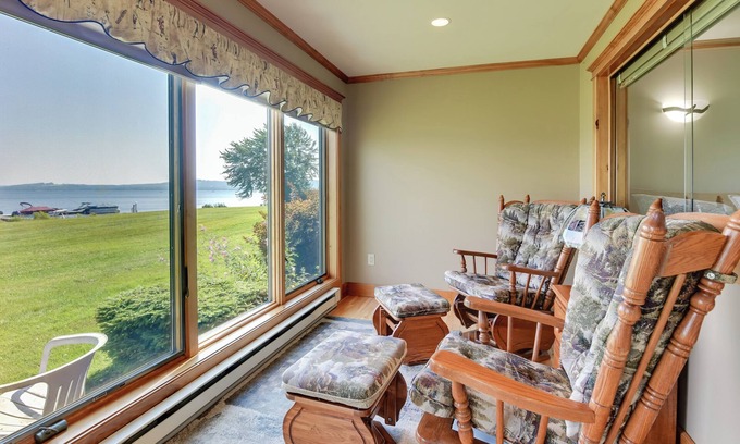 Newport Center Condo | Pool Access: Waterfront Lake Memphremagog Condo!