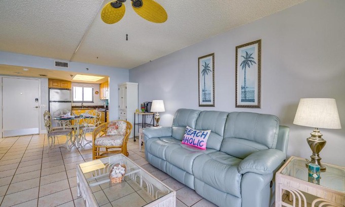 Hudson Apartment | Pool and Beach Access Waterfront Hudson Condo!