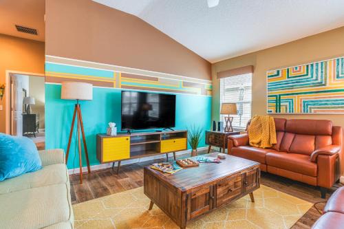 Wildwood House | Pool and Golf Access Vibrant Home in The Villages!