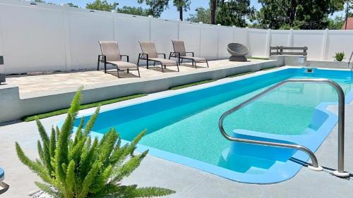 New Port Richey House | Pool Beach House