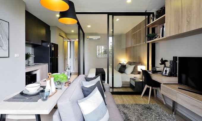 Sathorn Apartment | Pool! For Sightseeing, Playing & Food.