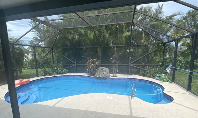 Interchange Square House | Pool home close to the beach