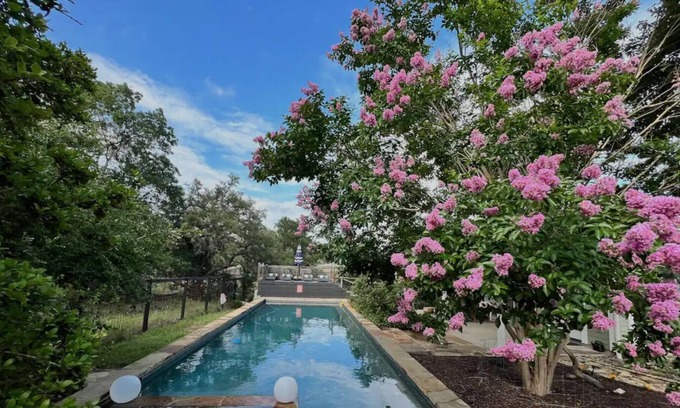 Bear Creek Villa | Pool & Hot Tub | Fire pit | 20 Guests | 13 Beds