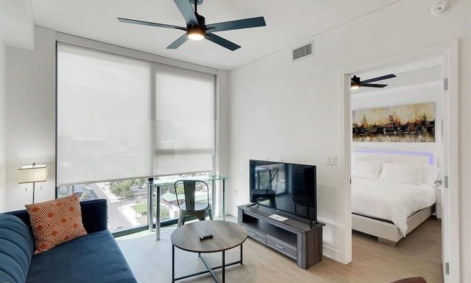 Evans Churchill Apartment | Pool, Hottub & Sauna | Walkable PHX 1BR | Mins to Shops