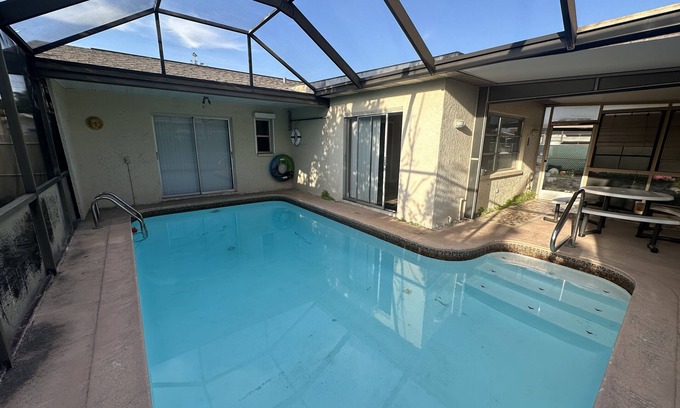 Bayonet Point House | pool house near Hudson beach