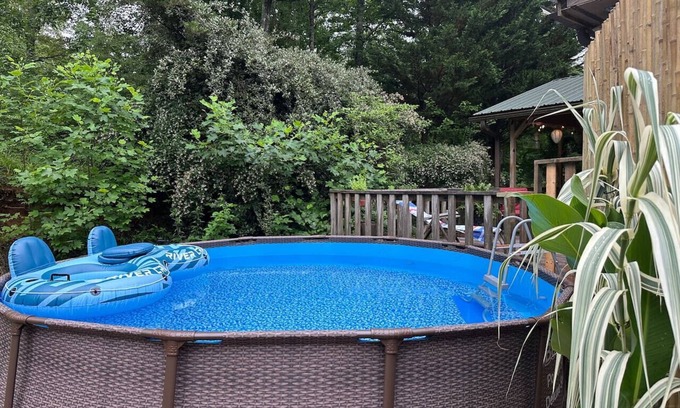 Mentone House | Pool I Pond l Trails l Private