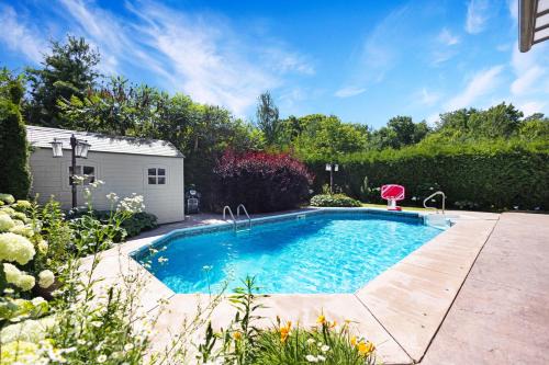 Cambridge House | Pool, King Bed, Patio with BBQ, Fall Hiking Nearby