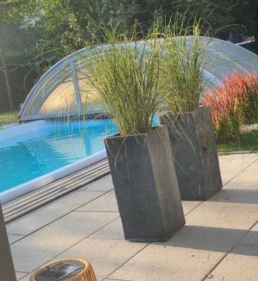 Markkleeberg House | Pool & Lake Holiday Home