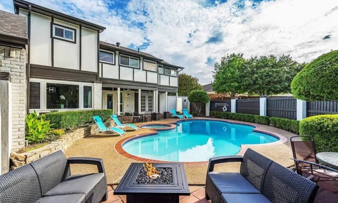 Plano House | Pool Oasis | Game Loft w/PS5 | 12 Beds | ✓ PETS