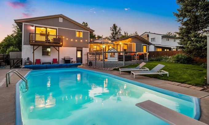 Arvada House | Pool Open~Lake View and Park~Great For Families~Sleeps 12, Peloton Bike~Luxury
