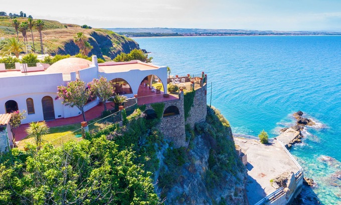 Augusta Villa | Pool, overlooking the sea