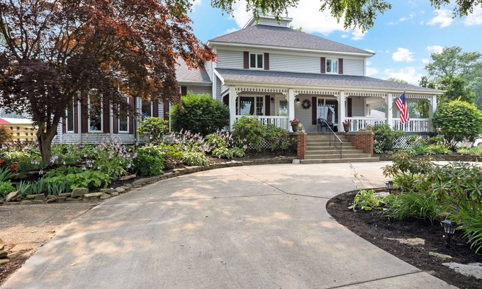 Huron House | Pool, Pickleball and Sleeps over 30 People