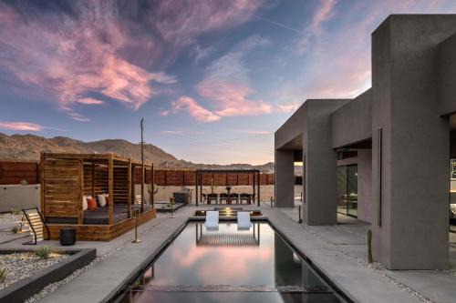 Twentynine Palms House | Pool-Pickleball-YogaDeck