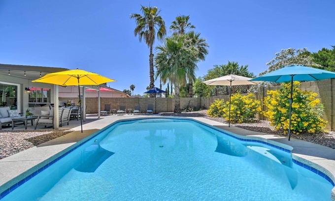 La Paz At Desert Springs House | Pool & Putting Green: Modern Scottsdale Getaway