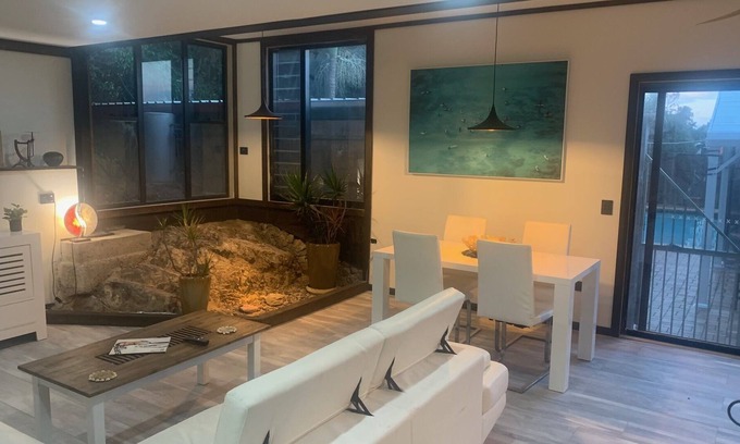 Korora Apartment | Pool-side Paradise