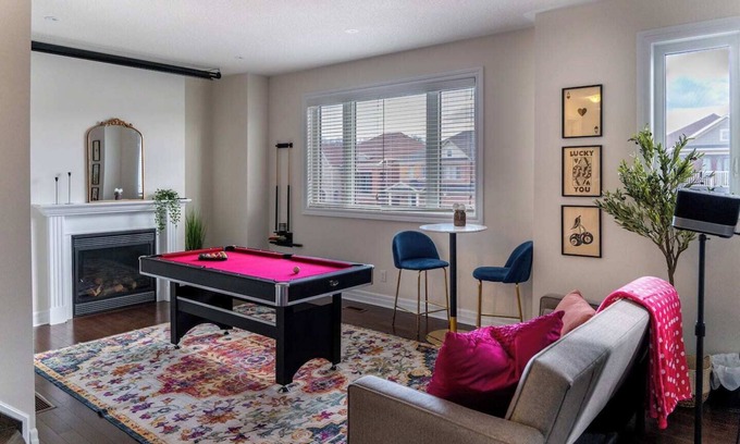 Halton Regional Municipality House | Pool Table/Ping Pong/Projector/Darts/Fire Table