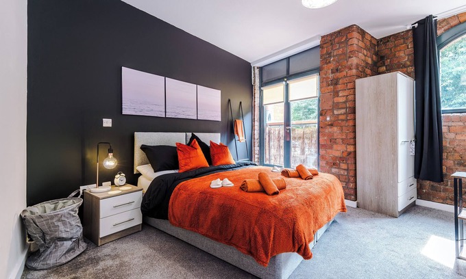The Docks Apartment | Pool Table, Stunning 2Bed Apt, Central Liverpool