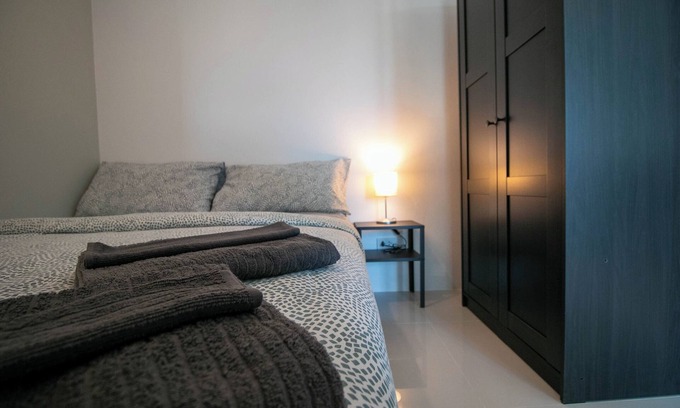 Kram Condo | Pool view 1 bdrm/Kitchen/AC/Wi-Fi/near the beach