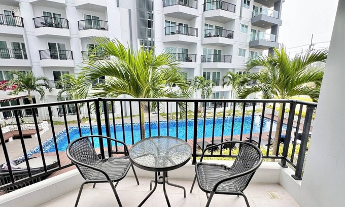 Kram Condo | Pool view 1bdrm, Sofabed, AC, Well equiped kitchenm 2 mins to the beach