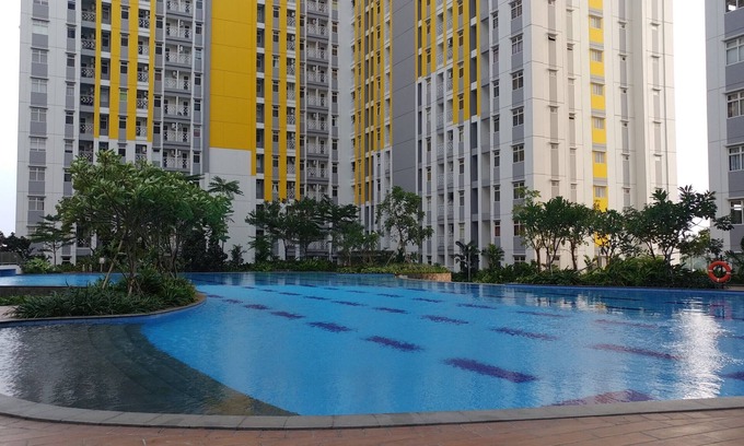 Bekasi Apartment | Pool View and Homey 2BR Apartment @ Springlake Summarecon