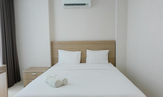 Tangerang Apartment | Pool View Brooklyn Alam Sutera Studio Apartment near IKEA By Travelio
