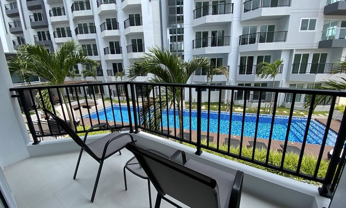 Kram Apartment | Pool view from your balcony with free Wi-Fi, only 2 mins to Mae Phim beach.