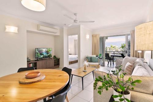 Westcourt Apartment | Poolside Paradise Cairns - 9 Pools BBQ & Gym