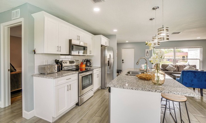 Regency Park House | Poolside Paradise: Port Richey Retreat w/ Patio!