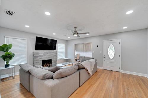 Greater Woodlawn House | Poolside Paradise - Spacious - Peaceful Patio