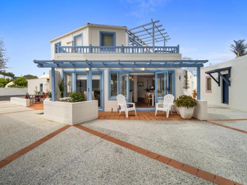 Orewa Apartment | Poolside Waterfront - Orewa Oceanside Villa
