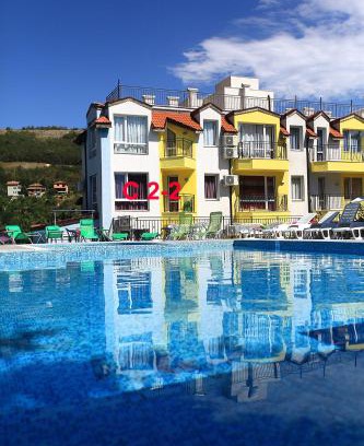 Balchik Apartment | PoolView Elite Apartment in RoseGardenComplex with BigPool and Parking