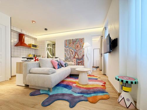 Chaussee-d'Antin Apartment | Pop Art & Vibrant Parisian Flat