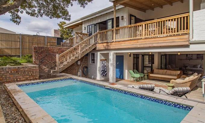 Voelklip House | Poplar House | Comfort and style | Pool