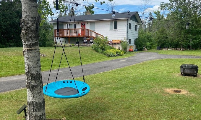 Fenelon Falls Cottage | Poplar Place by the Lake