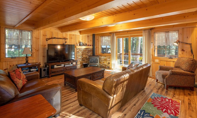 Tahoe Pines House | Poplar Place by Hauserman Rentals